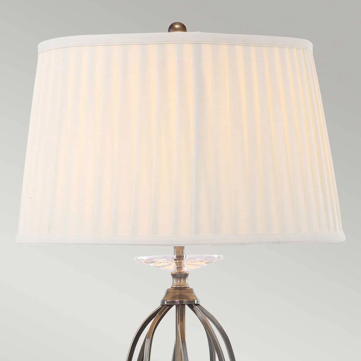 Aegean 1-flammige Tischlampe - Gealtertes Messing mit elfenbeinfarbenem Schirm - Image 4