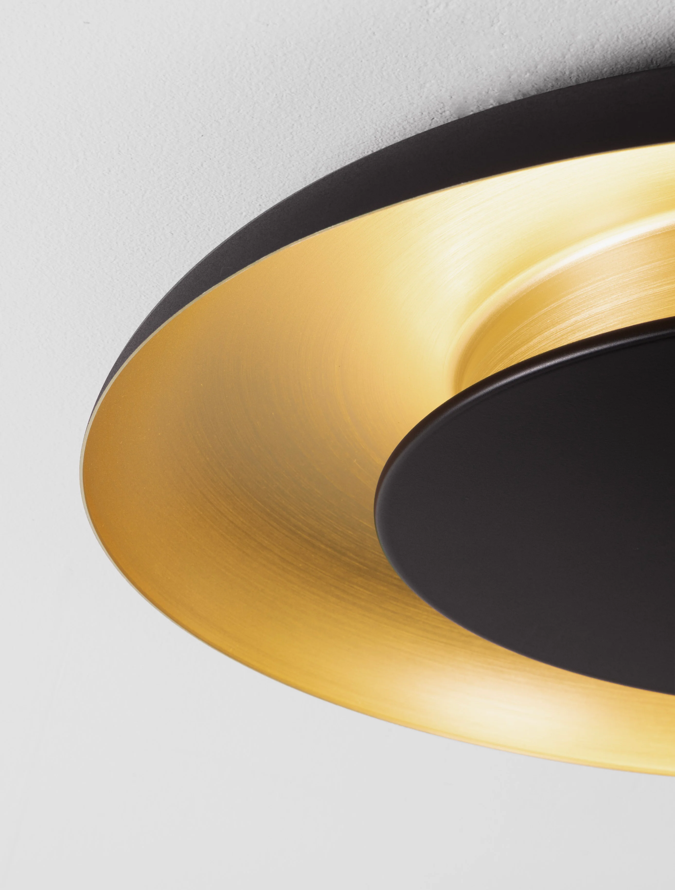 EPOS Deckenlampe Schwarz & Gold - 2700/3000/4000 Kelvin - 38 Watt Ø 60 cm - Image 6